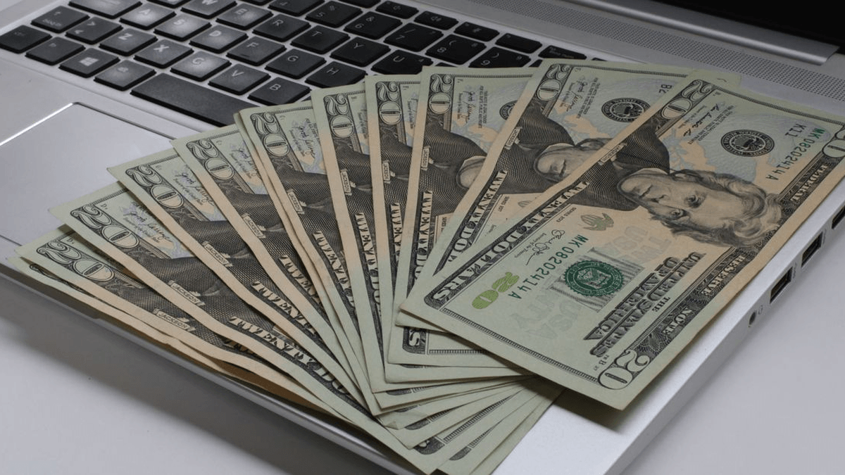 How much cash should your business actually keep?